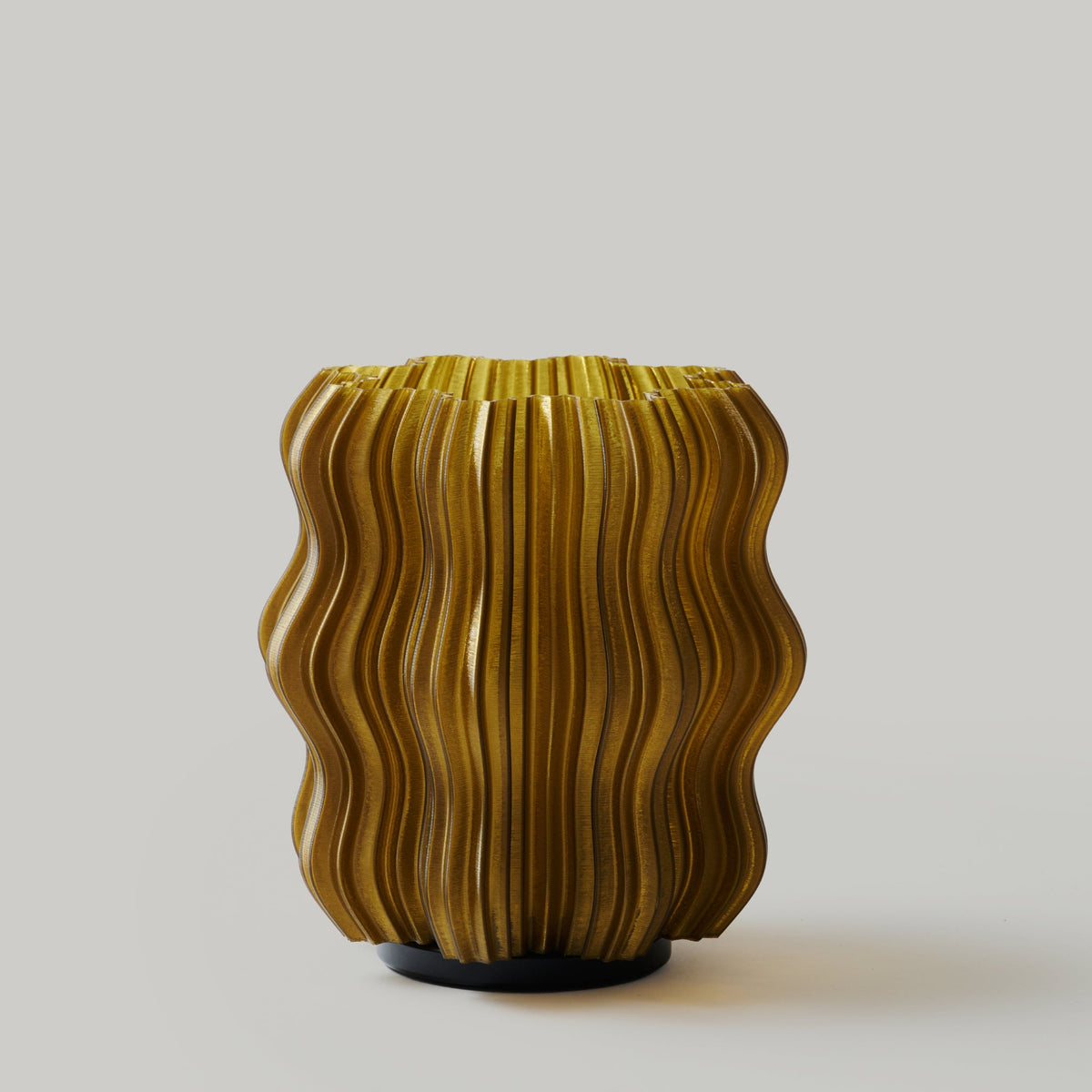 Cordless Mini Wavy Lamp – Rechargeable Sculptural Accent Light