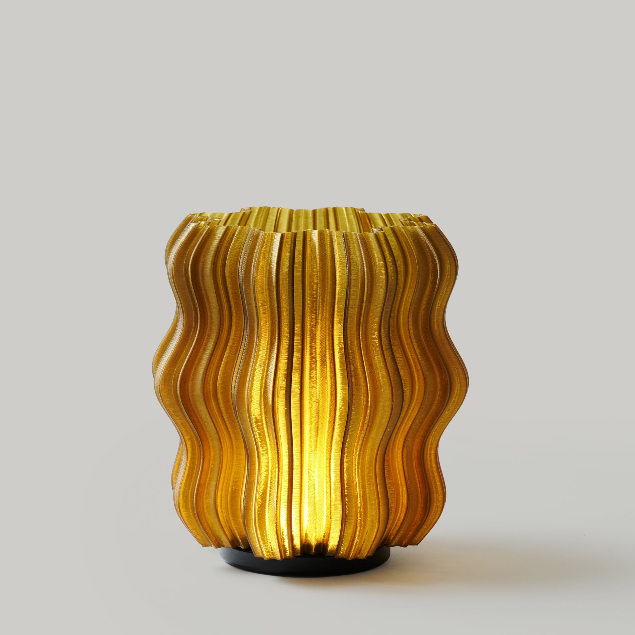Cordless Mini Wavy Lamp – Rechargeable Sculptural Accent Light