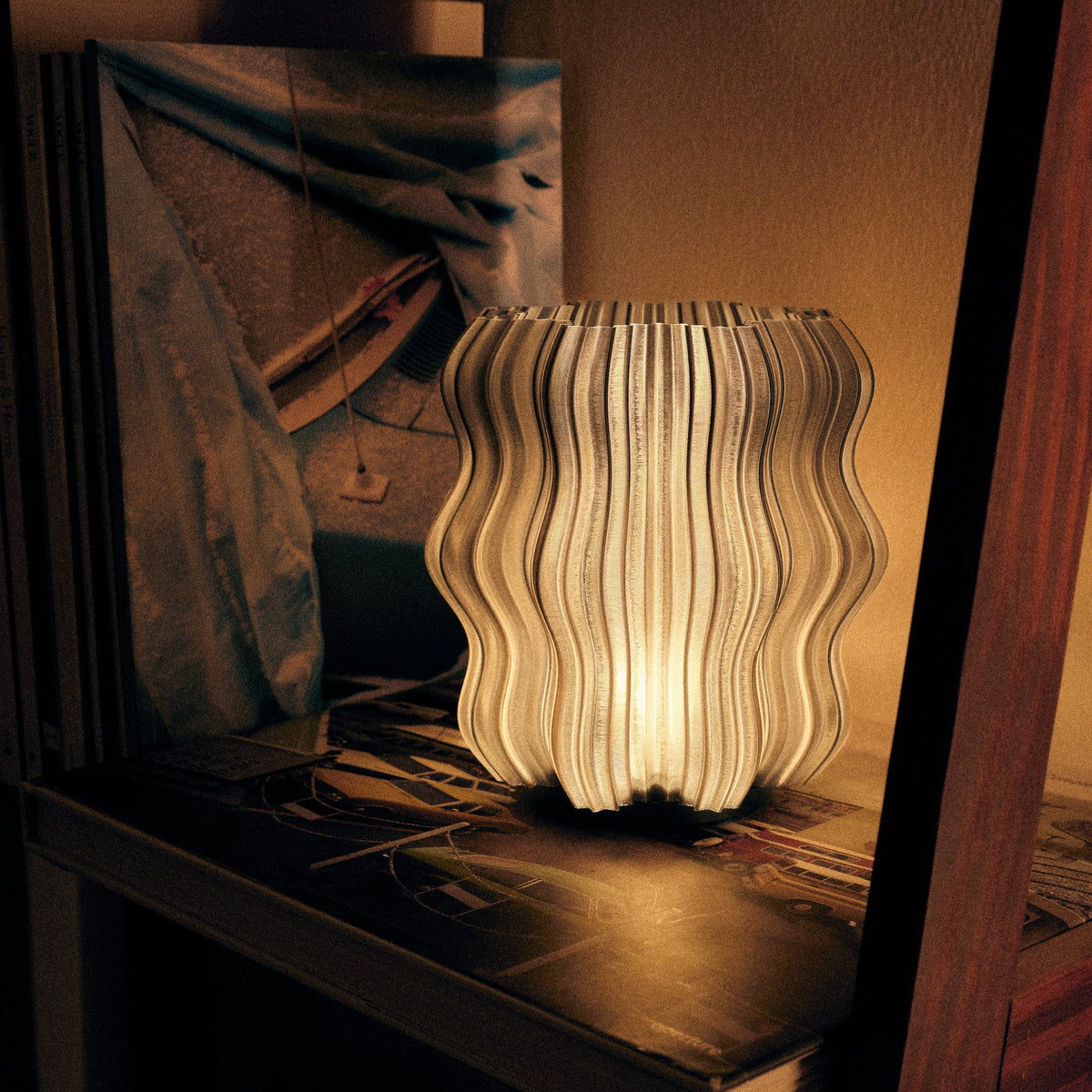 Cordless Mini Wavy Lamp – Rechargeable Sculptural Accent Light