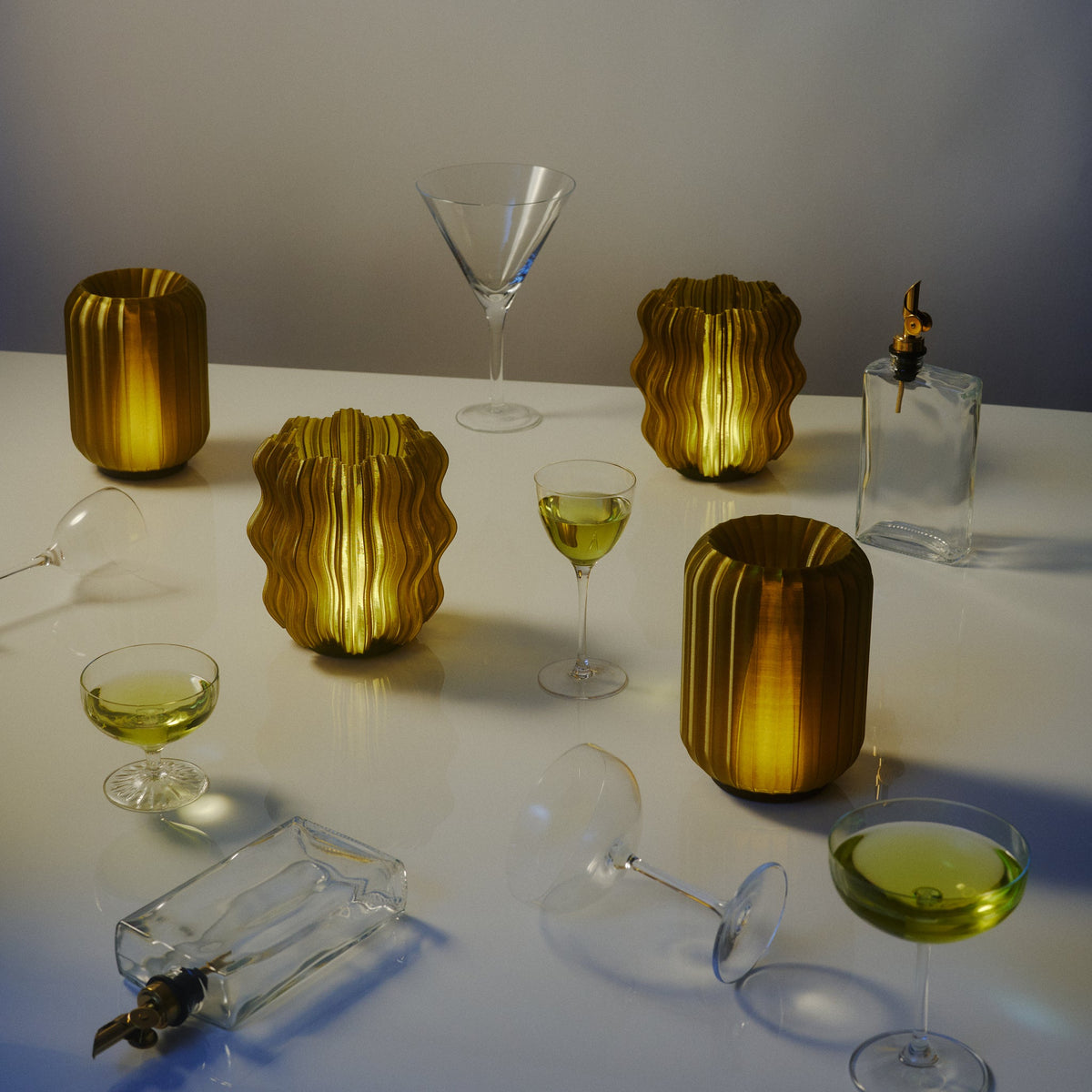 Cordless Mini Wavy Lamp – Rechargeable Sculptural Accent Light